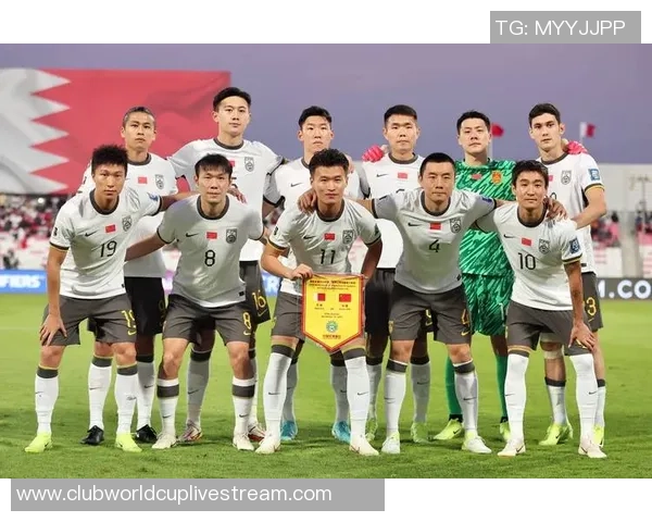 国足与马其顿上半场激战回顾球员表现与战术分析