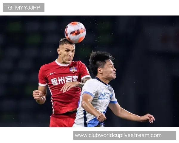 大阪樱花迎战雷法山口争夺联赛关键三分的激烈对决