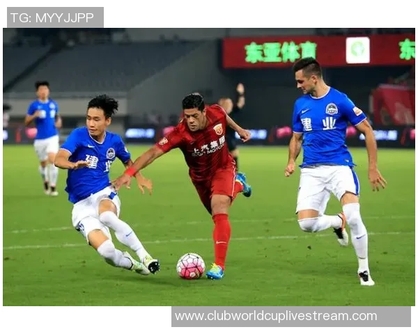 多特蒙德与泽尼特激战成平局比赛结果引发球迷热议