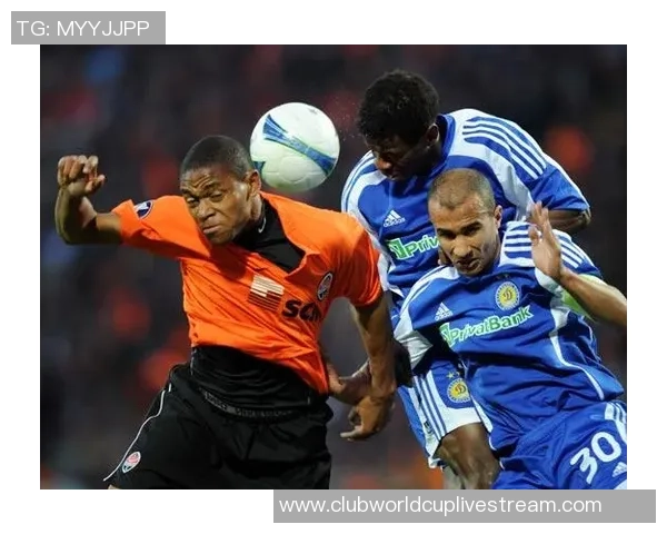 德里迪纳摩与钦奈的激烈对决揭示足球战术与团队合作的重要性